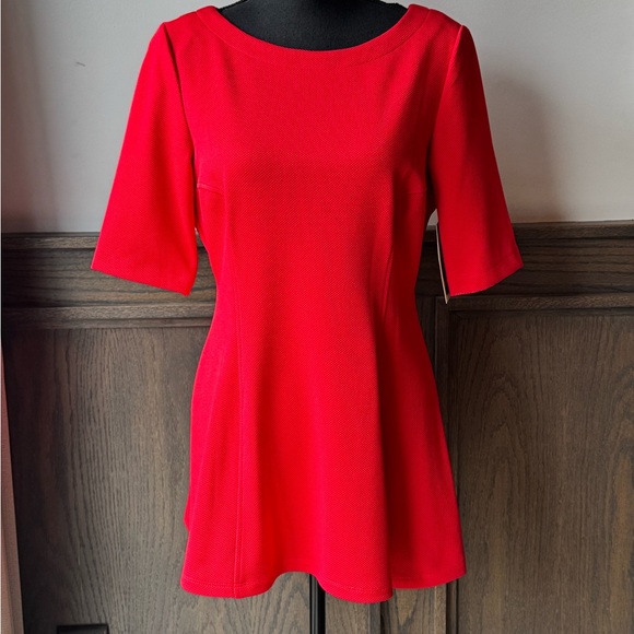 Julian Taylor Dresses & Skirts - Julian Taylor Red Fitted Short Sleeve mini dress